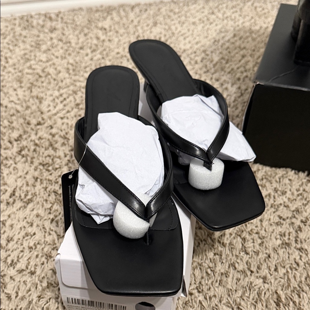 Black Square-Toe Thong Sandals for Women